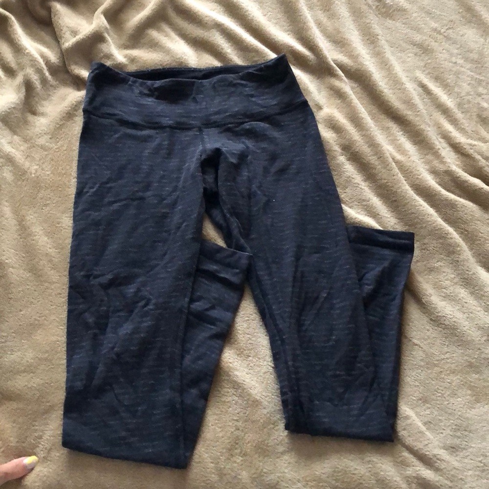 Grey Knit LuLulemon Wunder Under Leggings